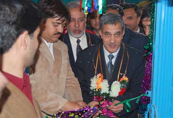 Kunzar get J&K Bank Branch 300 accounts opened on day 1st