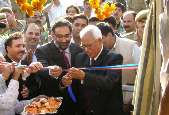 Governor flags off J&K Bank mobile bank branch Governor flags off J&K Bank mobile bank branch
