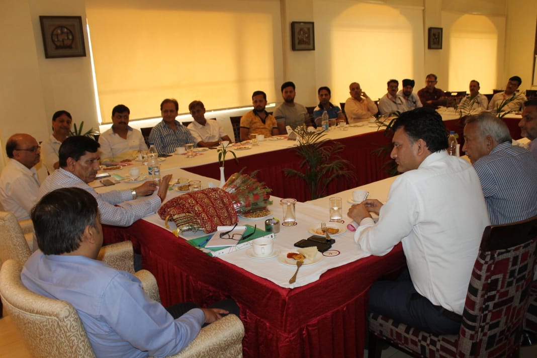 Hotel Association representatives meet J&K Bank EP